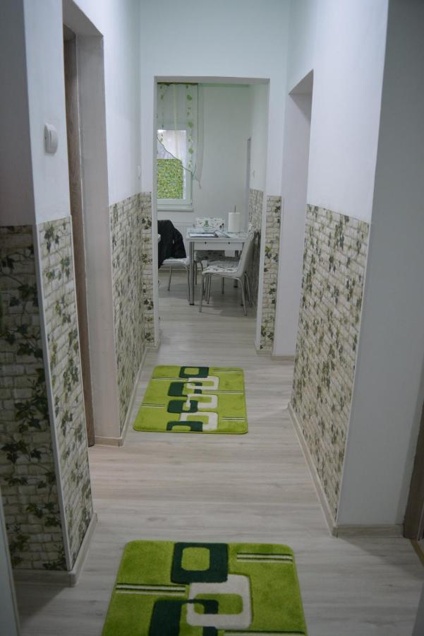 Green Rooms Hunedoara Exteriér fotografie